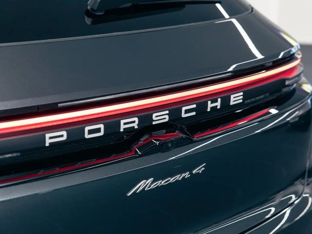 Porsche Macan 4