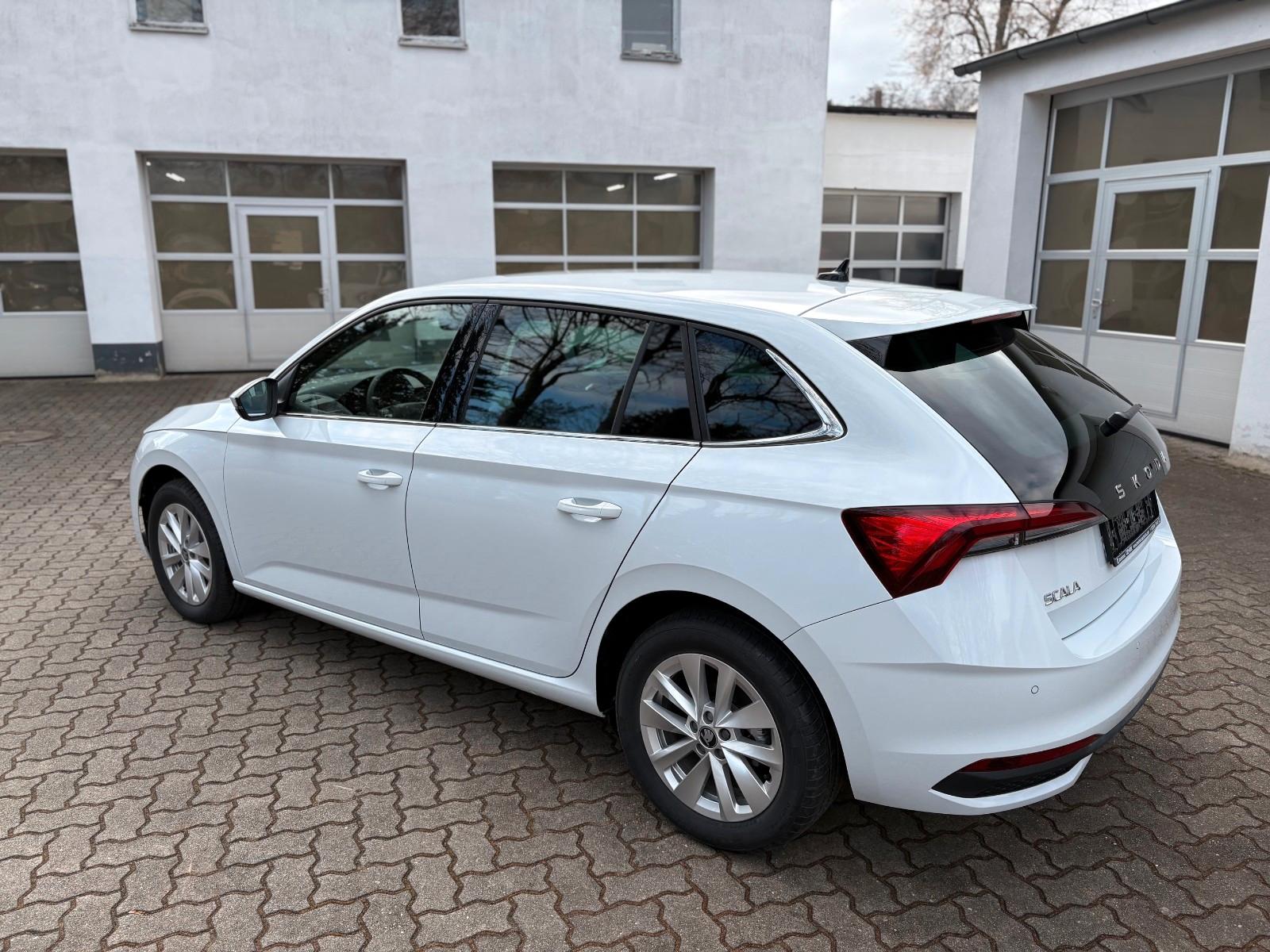 Skoda Scala Beheiztes Lenkrad/ Frontscheibe/ Sitze Sma