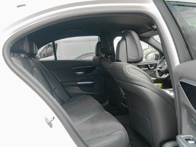 Mercedes-Benz C 200 AMG Line Sedan