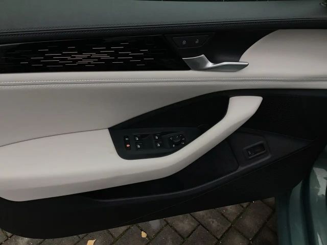 Volkswagen Passat 1.5 eTSI Business Variant