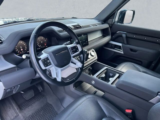 Land Rover Defender 110 D300 S