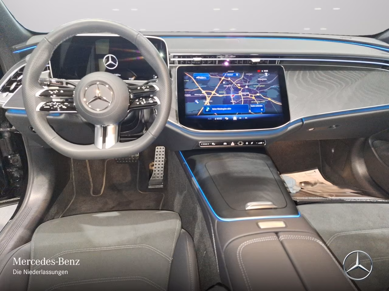 Mercedes-Benz E 200 AMG Line Sedan