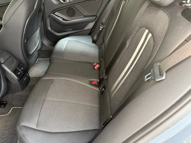 BMW 118 118i Sedan Sport Line