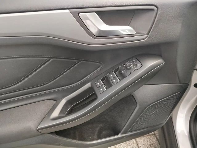 Ford Focus Cool & Connect Wagon