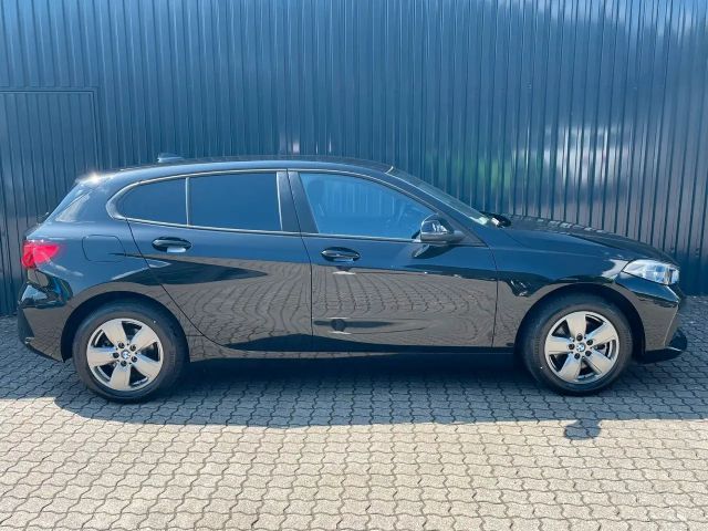 BMW 116 116i 5-deurs Sedan