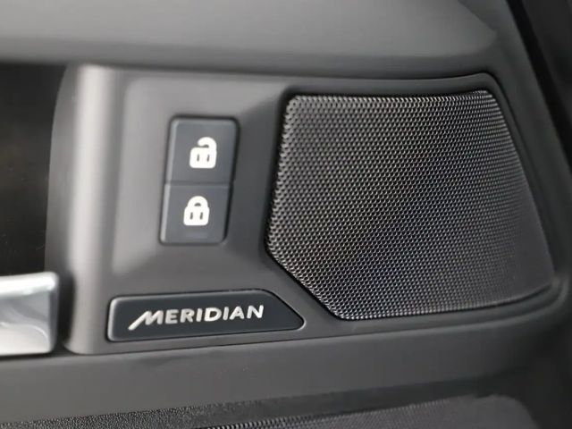 Land Rover Defender 110 Dynamic SE