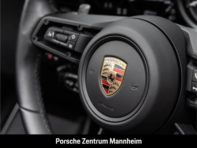 Porsche 992 4 Coupé GTS Targa