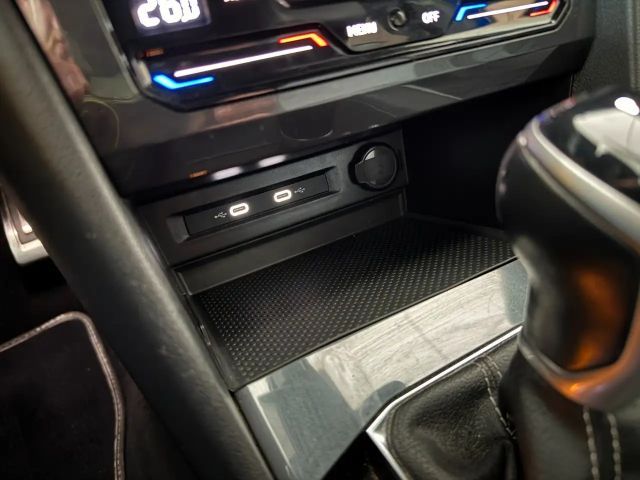 Volkswagen Tiguan R-Line Style