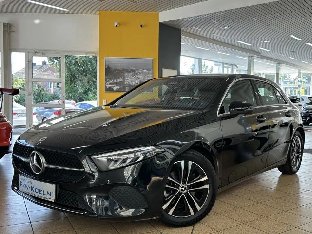 Mercedes-Benz A 180 *KAMERA*NAVi*LED*LEDER*SiTZHG*DAB*