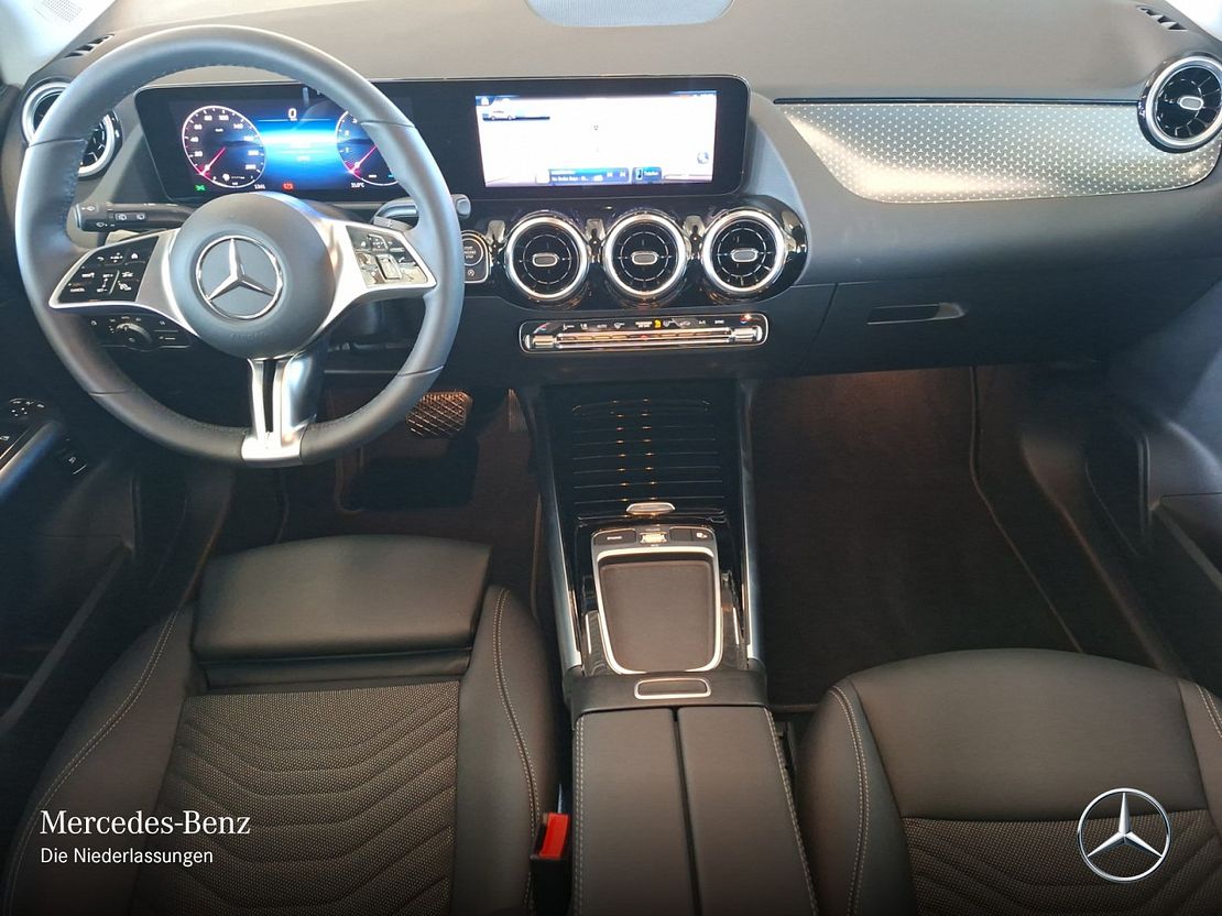 Mercedes-Benz B 200 Sedan