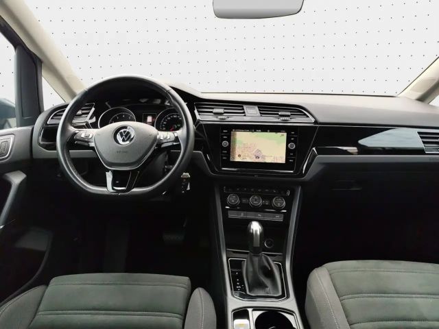 Volkswagen Touran 1.5 TSI DSG R-Line