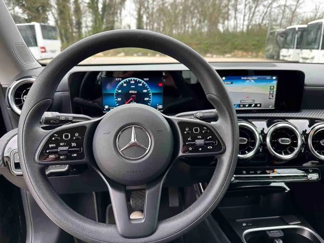 Mercedes-Benz CLA 200 CLA 200 d Shooting Brake