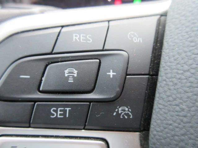 Volkswagen Golf 1.5 eTSI DSG Style