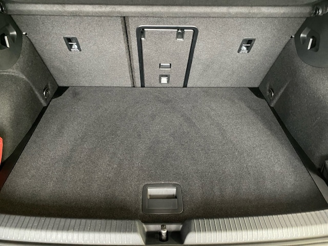 Volkswagen Golf 1.5 eTSI DSG IQ.Drive R-Line