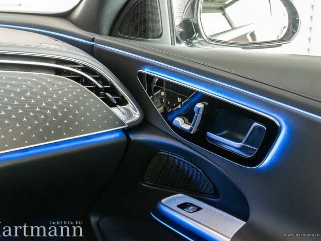 Mercedes-Benz E 200 AMG Line Sedan