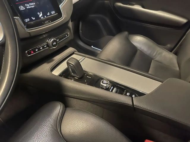 Volvo XC90 AWD Momentum