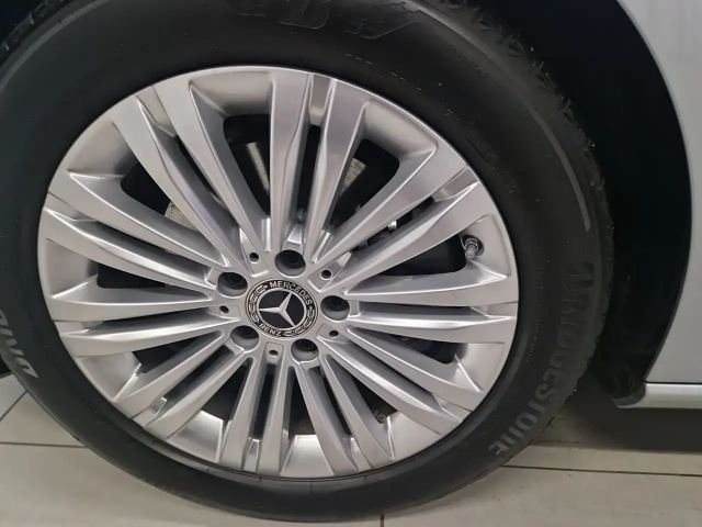 Mercedes-Benz C 200 C 200 d Sedan