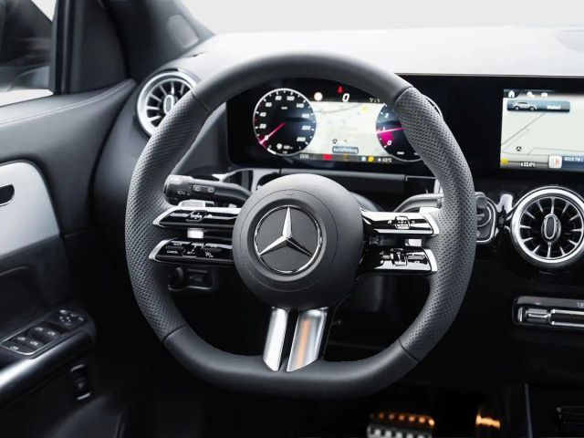 Mercedes-Benz GLA 200 AMG Line