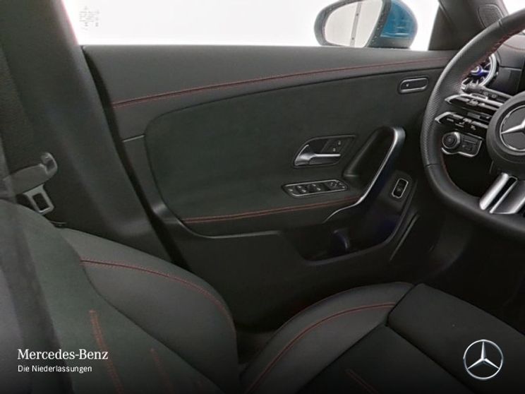 Mercedes-Benz CLA 200 AMG Line Shooting Brake