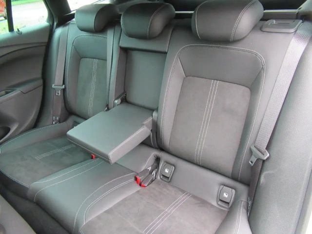 Opel Astra Sports Tourer Ultimate