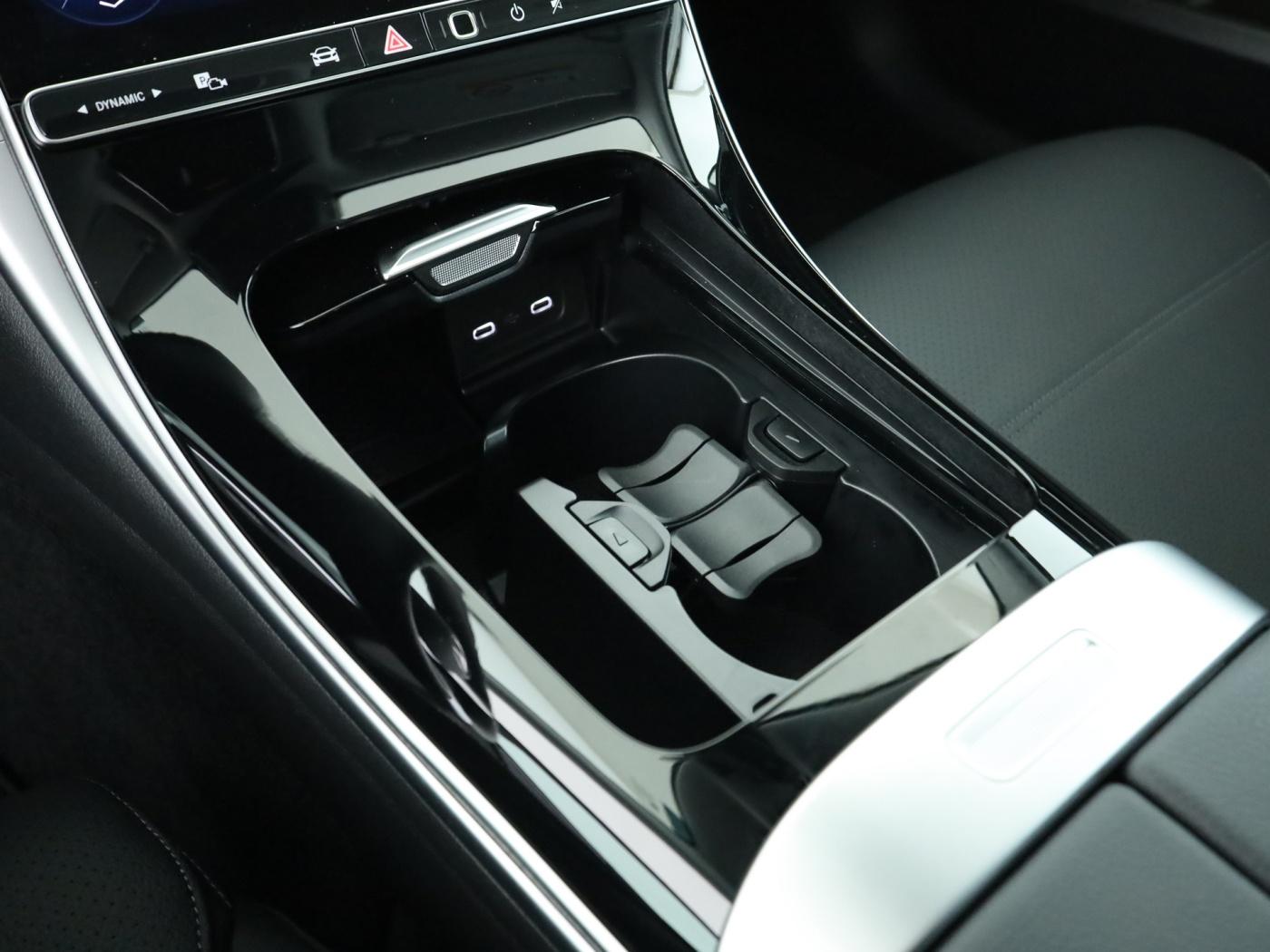 Mercedes-Benz C 200 AVANTGARDE Sedan