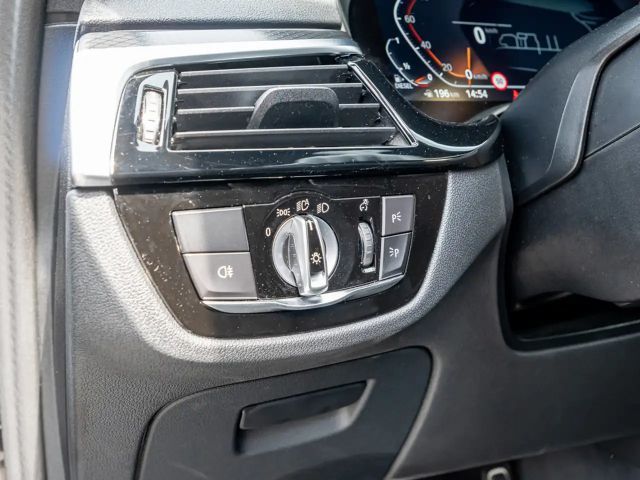 BMW 520 520d M-Sport Touring