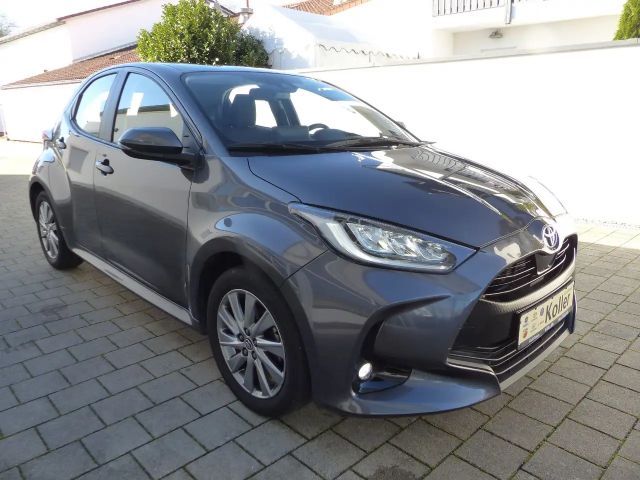 Toyota Yaris 1.5 VVT-iE Klimaautom. LED SHZ Alu