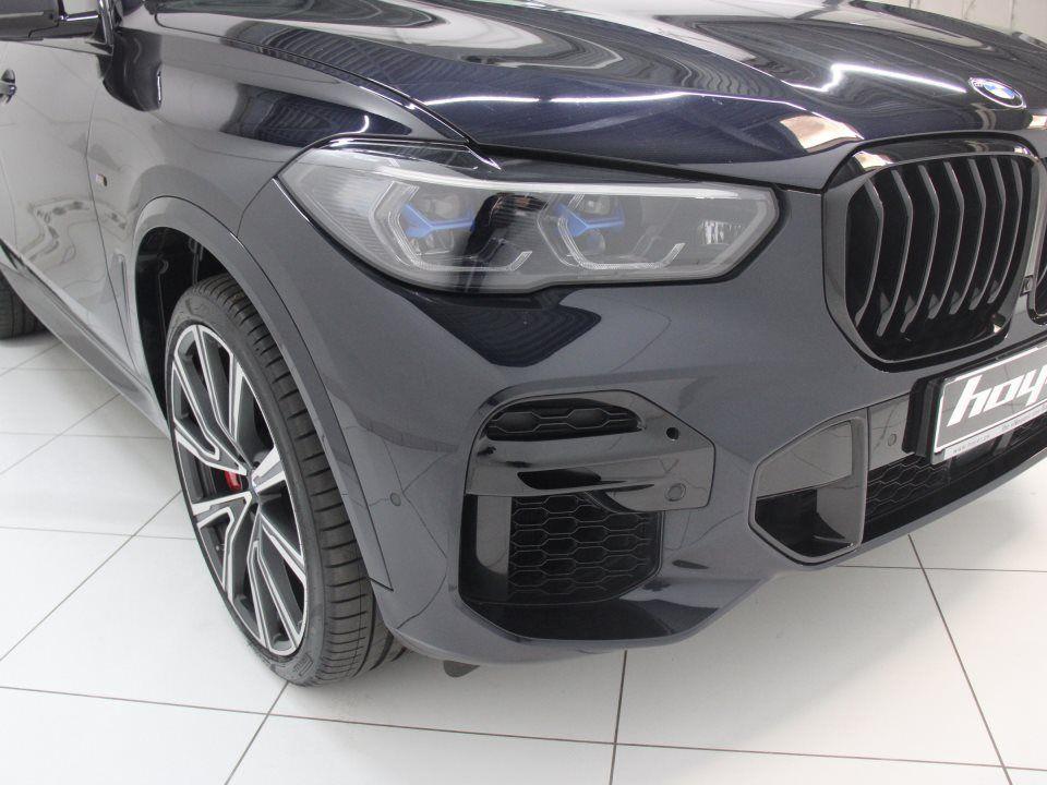 BMW X5 M50i