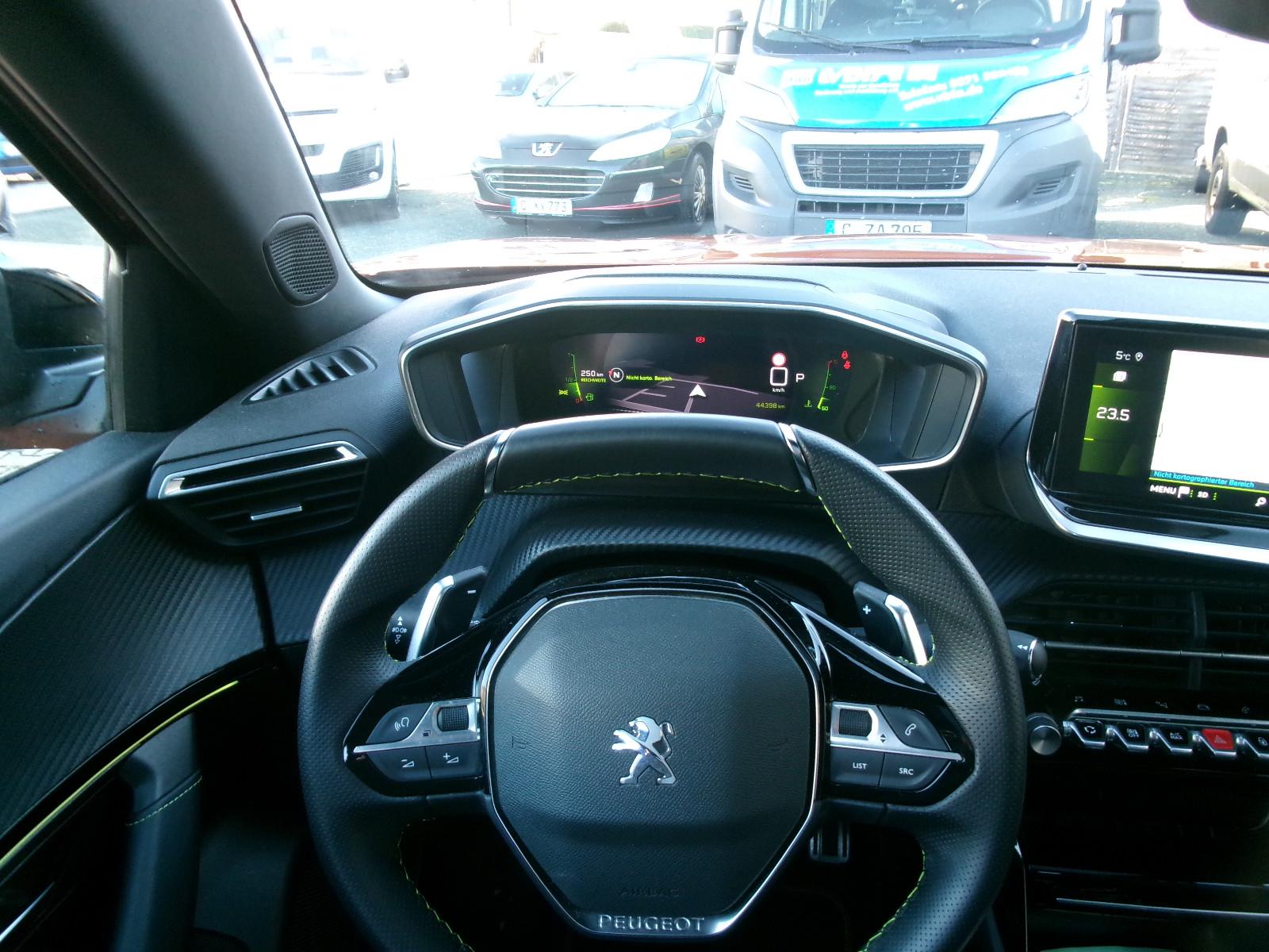 Peugeot 2008 EAT8 GT-Line