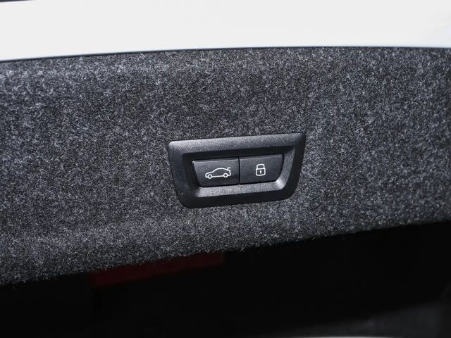 BMW 320 320d M-Sport Sedan