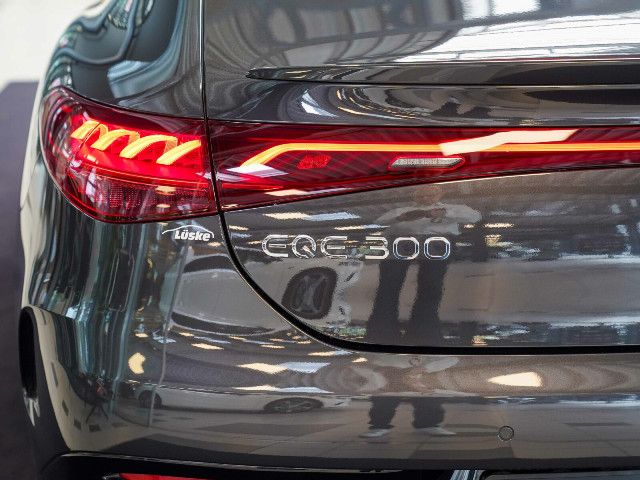 Mercedes-Benz EQE 300 Sedan