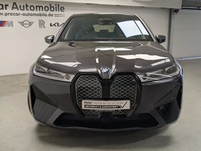 BMW iX xDrive40