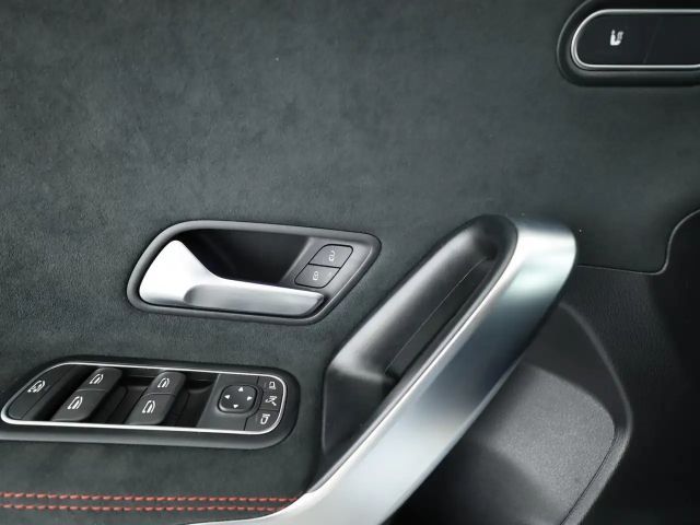 Mercedes-Benz A 200 AMG Line