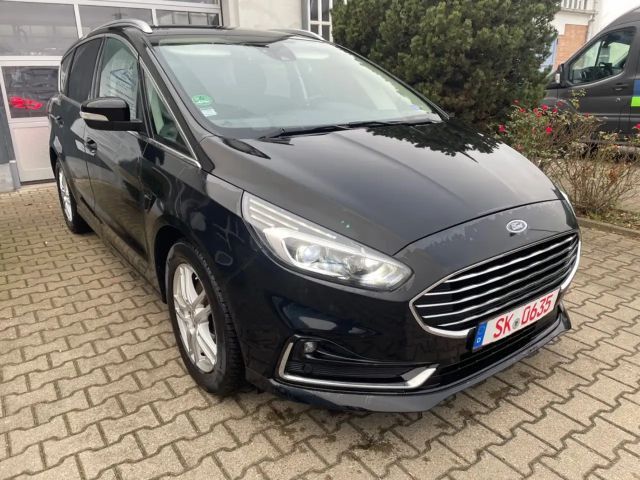 Ford S-Max Titanium