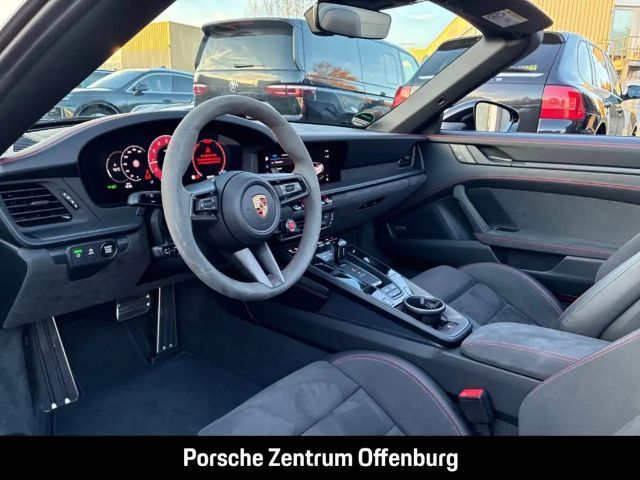 Porsche 992 Cabrio Carrera GTS