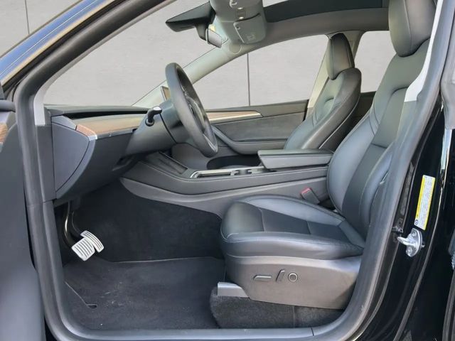 Tesla Model Y AWD Dual Motor Performance