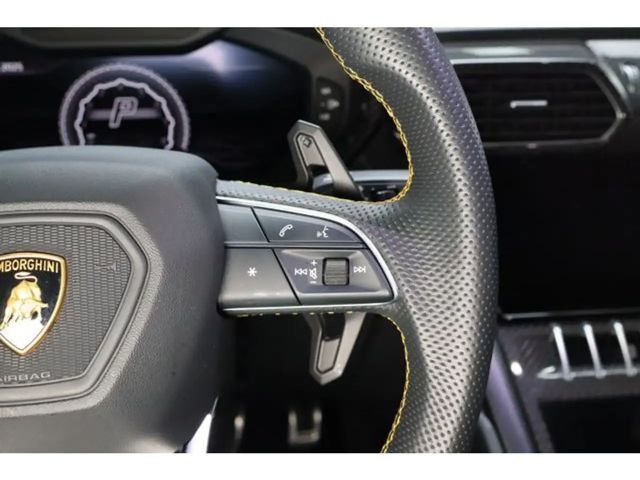 Lamborghini Urus Ceramic,Carbon,B&O Sound,Voll,Garantie06/26