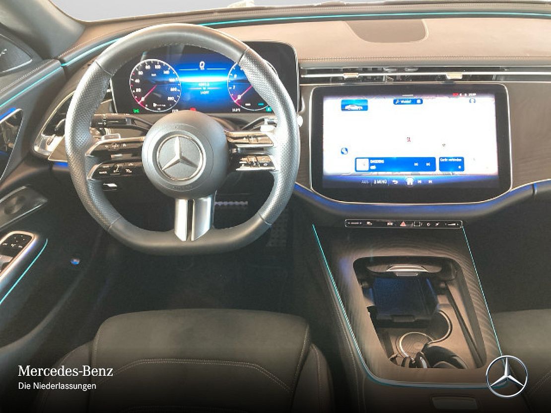 Mercedes-Benz E 200 Sedan