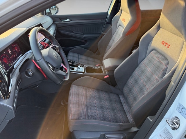 Volkswagen Golf 2.0 TSI DSG Golf VIII