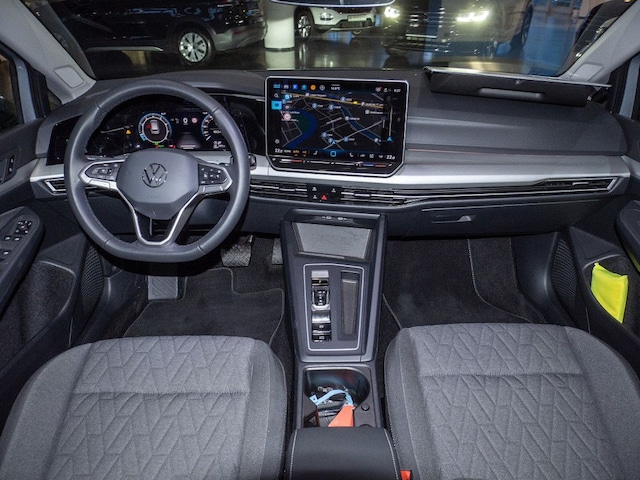 Volkswagen Golf 1.5 eTSI Golf VIII Life