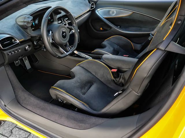 McLaren Artura Spider