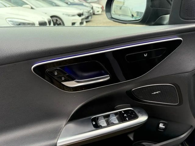 Mercedes-Benz C 200 Sedan