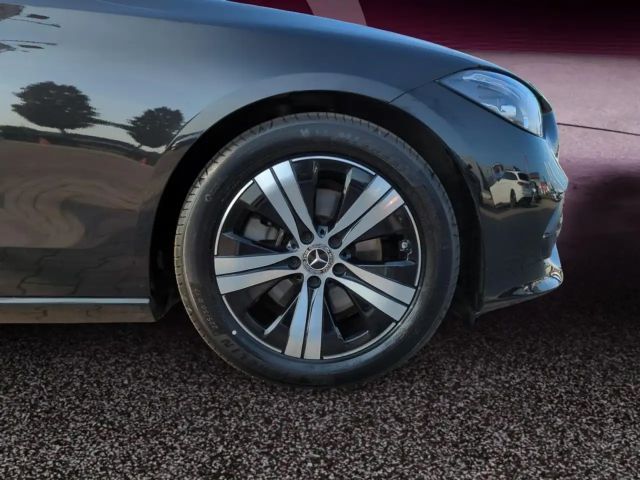 Mercedes-Benz C 200 C 200 d Sedan