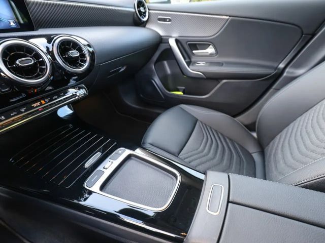 Mercedes-Benz A 200 Progressive