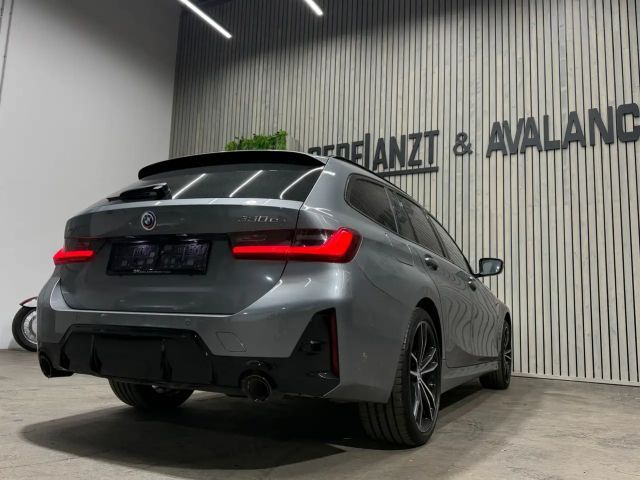 BMW 330 330e M-Sport xDrive