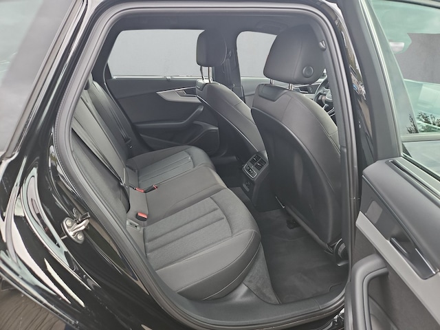 Audi A4 45 TFSI Avant Quattro S-Tronic