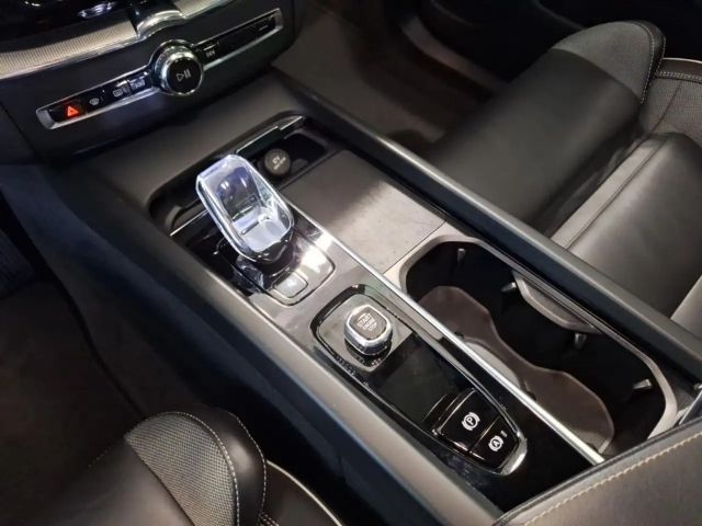 Volvo XC60 Dark Plus