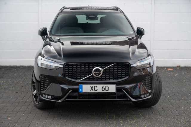 Volvo XC60 AWD Dark Plus