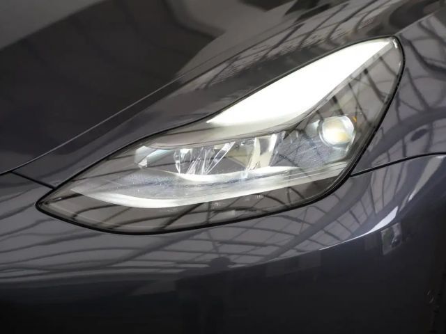 Tesla Model 3 Standard Range