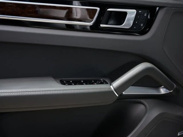 Porsche Cayenne E-Hybrid S Turbo